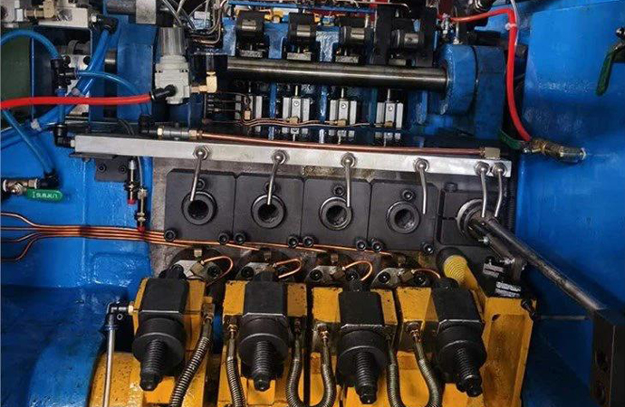 bolt forming machine