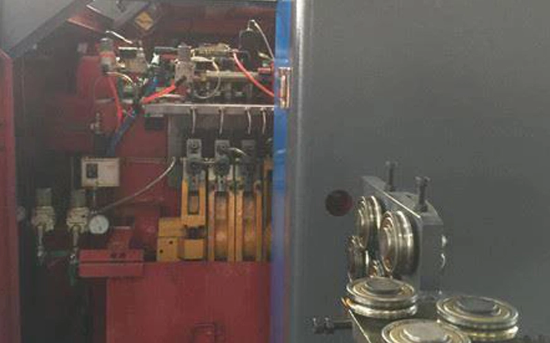 The Difference Between Automatic Locking Screw Machine And Handheld Locking Screw Machine